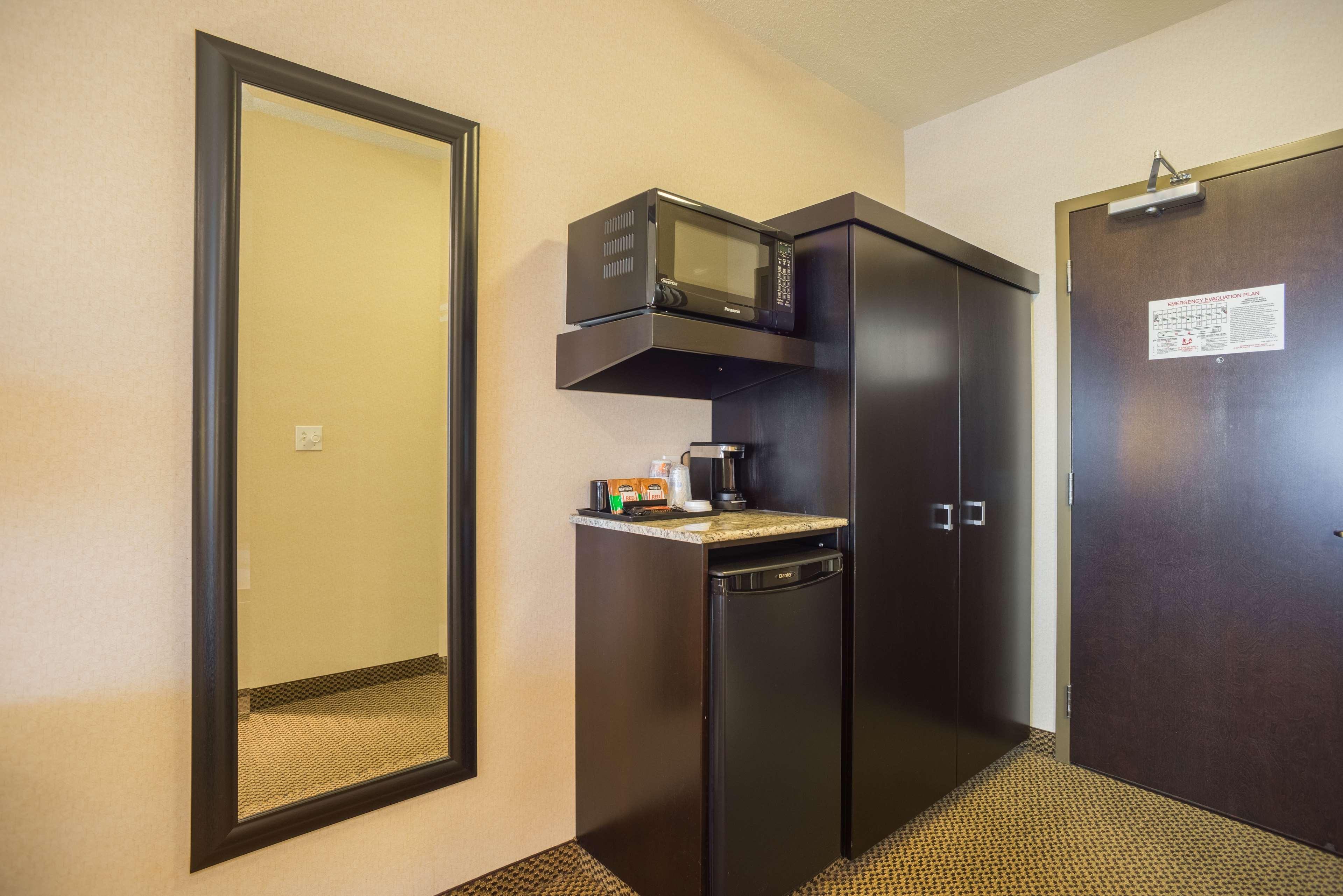 Best Western Plus The Inn At St Albert Saint Albert Ngoại thất bức ảnh